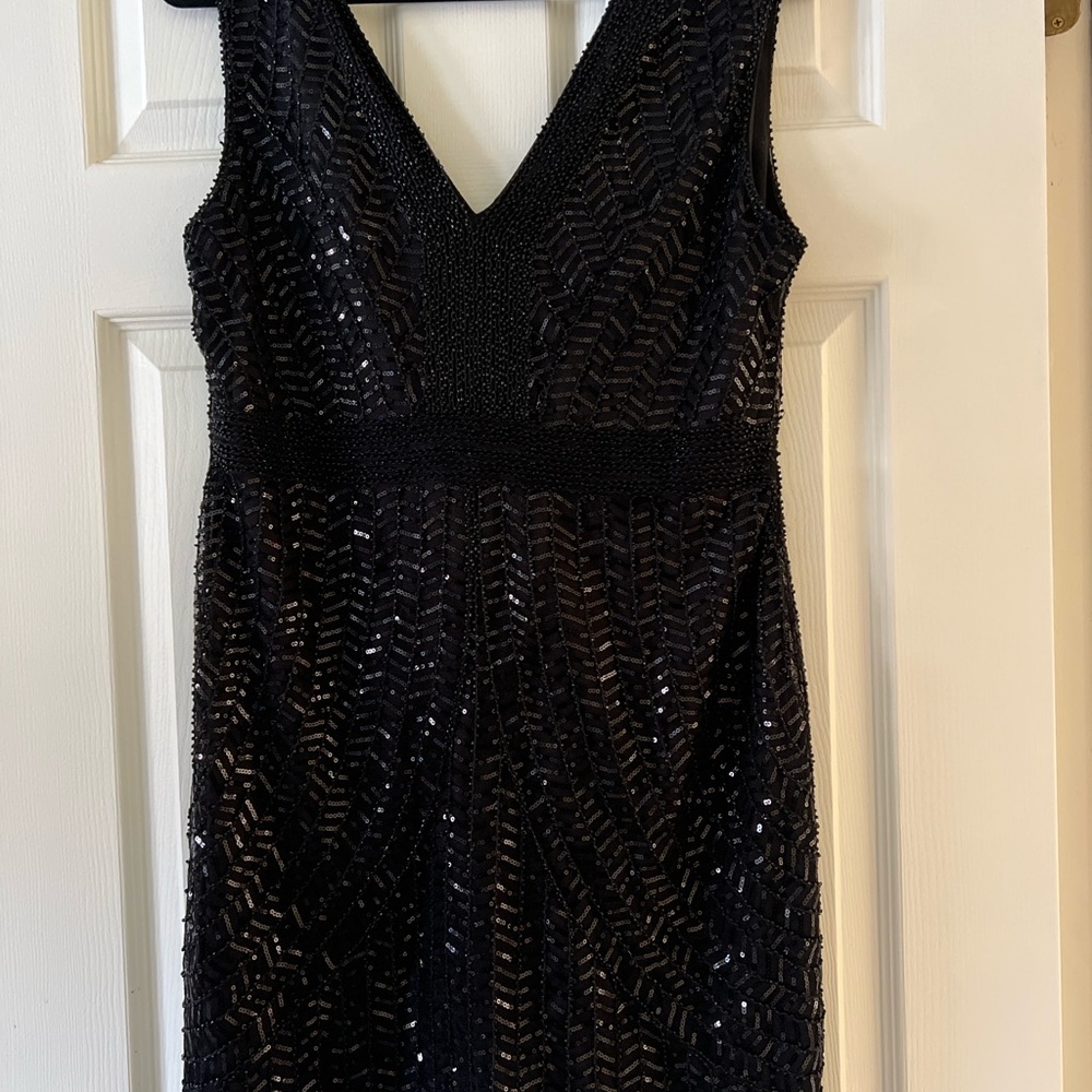 Black Sheath Midi Dress with V-Neck for Cocktail
